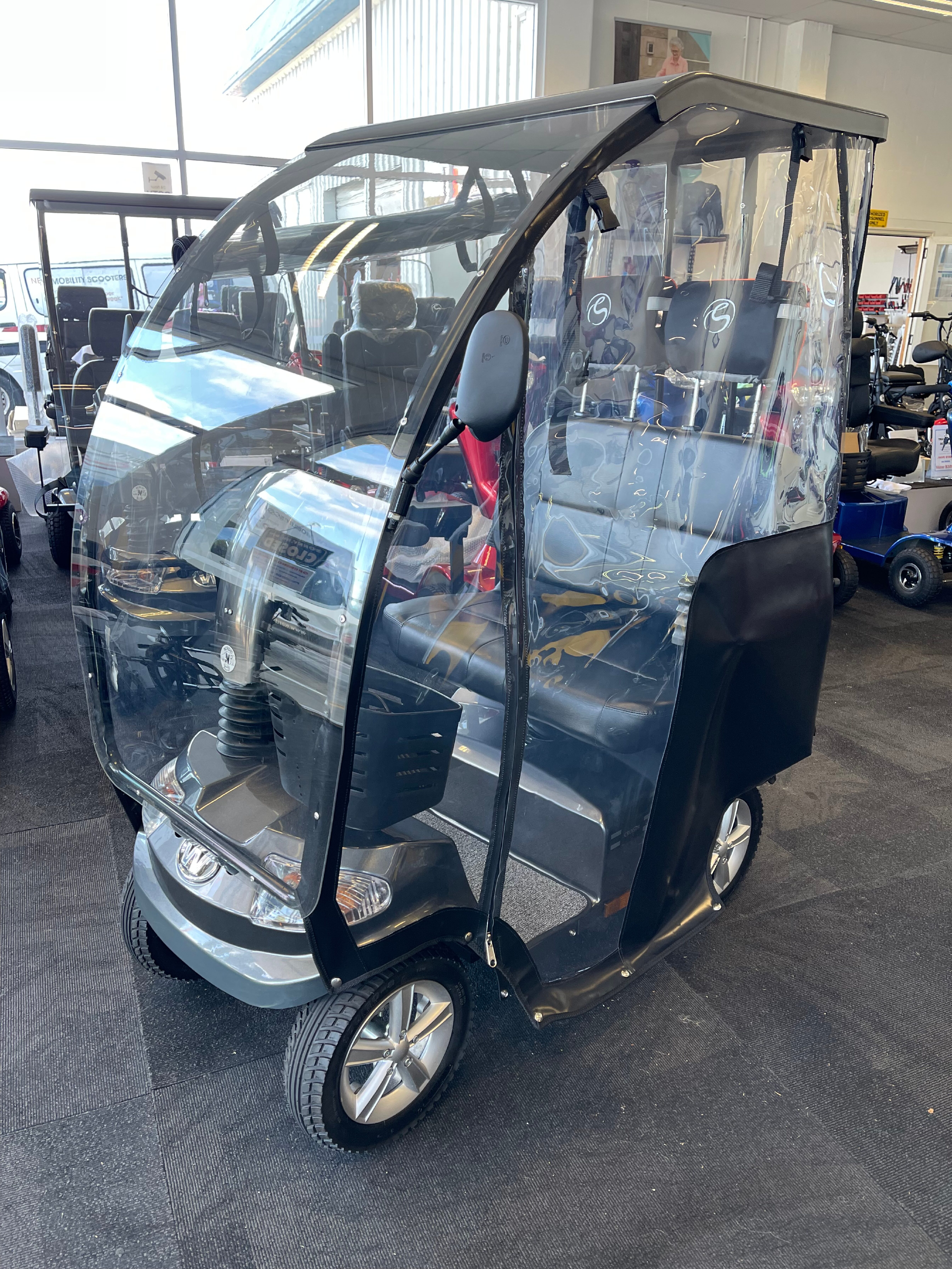 CC enclosed side angle down